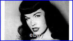 Bettie Page SIGNED Framed Photo Bunny Yeager Sexy Bikini, Queen of Pinups, MCM