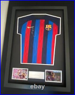 Hand signed xavi and framed barcelona shirt with photo proof and COA