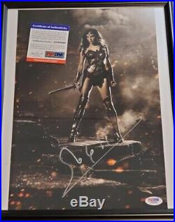 Justice League Gal Gadot Wonder Woman signed 11x14 Photo PSA DNA Framed