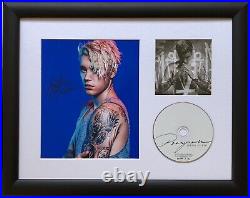 Justin Bieber / Signed Photo / Autograph / Framed / COA