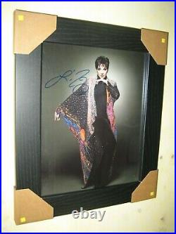 Liza Minnelli Gorgeous Hand Signed Photograph 10x8 Framed + CoA