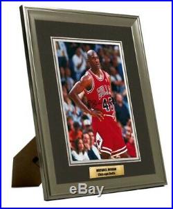 Michael Jordan Chicago Bulls Signed Framed & Mounted Photo Great Gift UACC COA