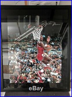 Michael Jordan Signed Auto Framed 21.5x26 Photograph Upper Deck Sticker Pc880