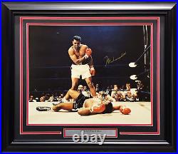 Muhammad Ali Autographed Signed Framed 16x20 Photo Beckett BAS #AC58409